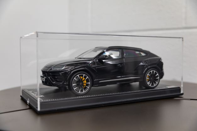 BLACK LAMBORGHINI URUS SCALE MODEL 1:18 WITH CASE – Newport Beach ...